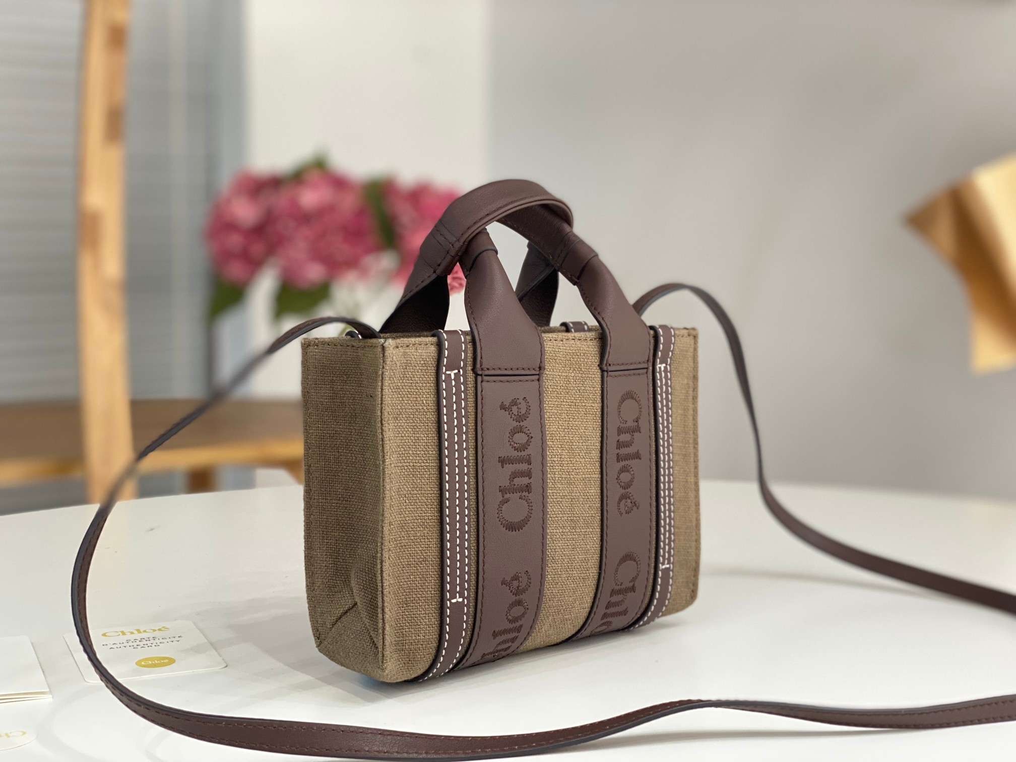 Chloe Mini Woody Tote Bag In Linen